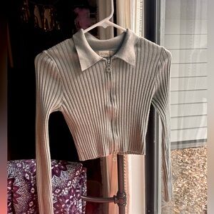 GREEN LONG SLEEVE FLOWER ZIPUP CROP TOP ALTAR’D STATE